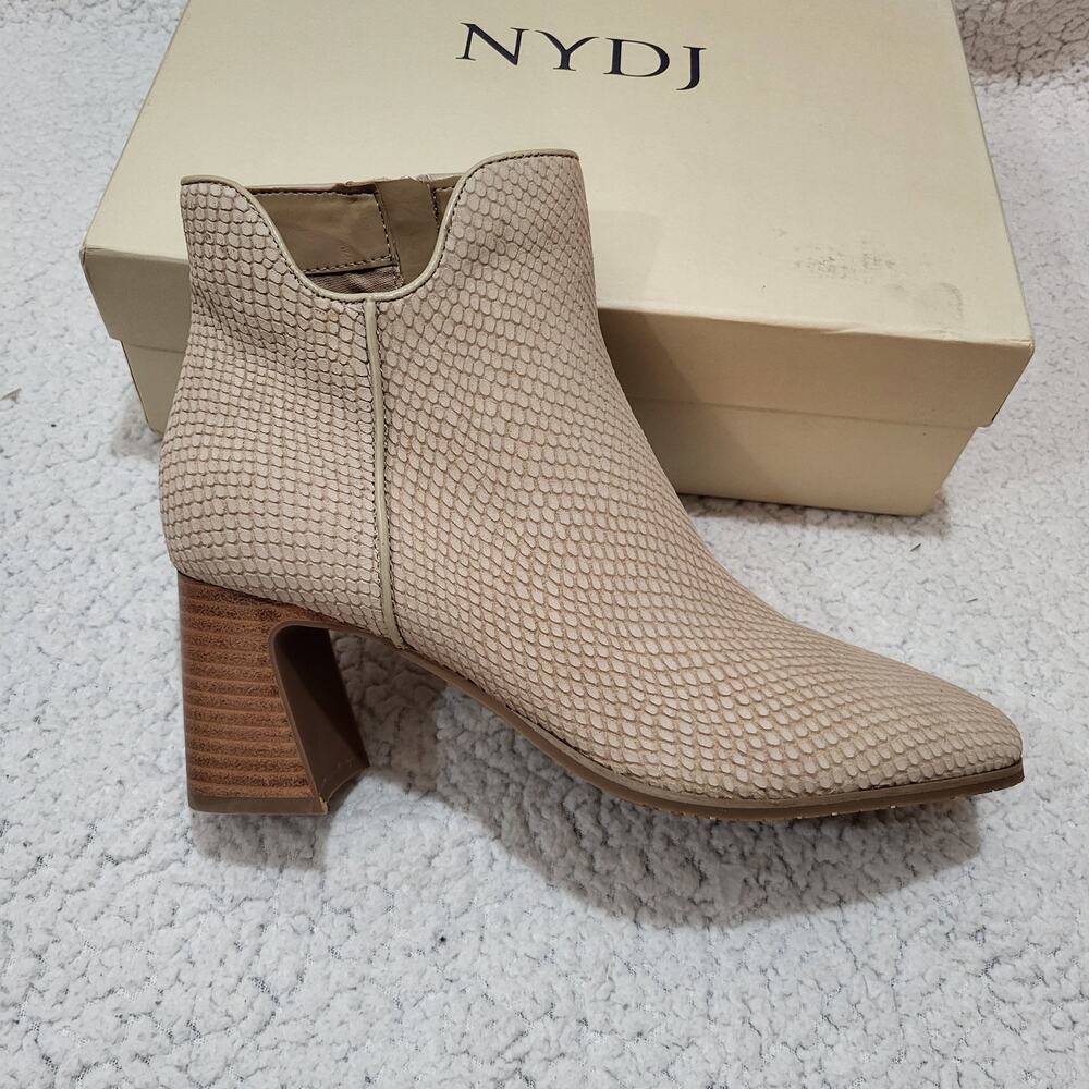 NEW NYDJ Cassey heeled ankle Boot Sand Women's SIZE 10